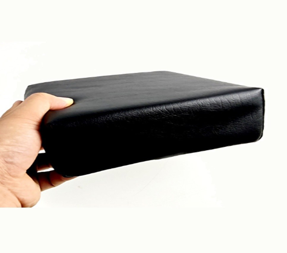 Black reformer cushion